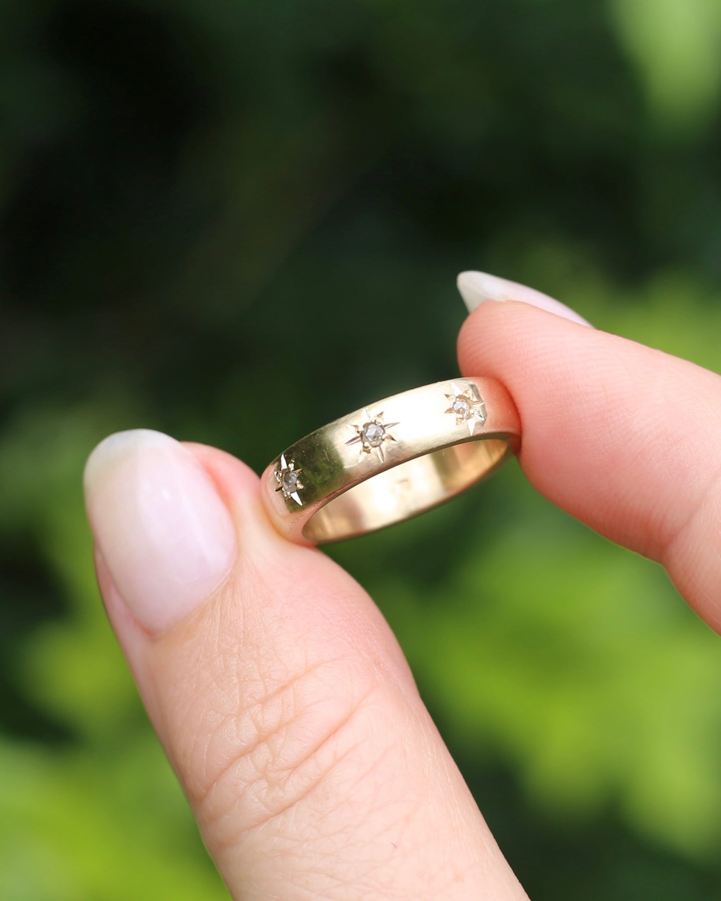 Reclaimed 9ct Yellow Gold Ring Star Set with 3 Rose Cut Diamonds, size O1/2 or 7.25 (fits about N1/2 or 7 due to width and chunk)