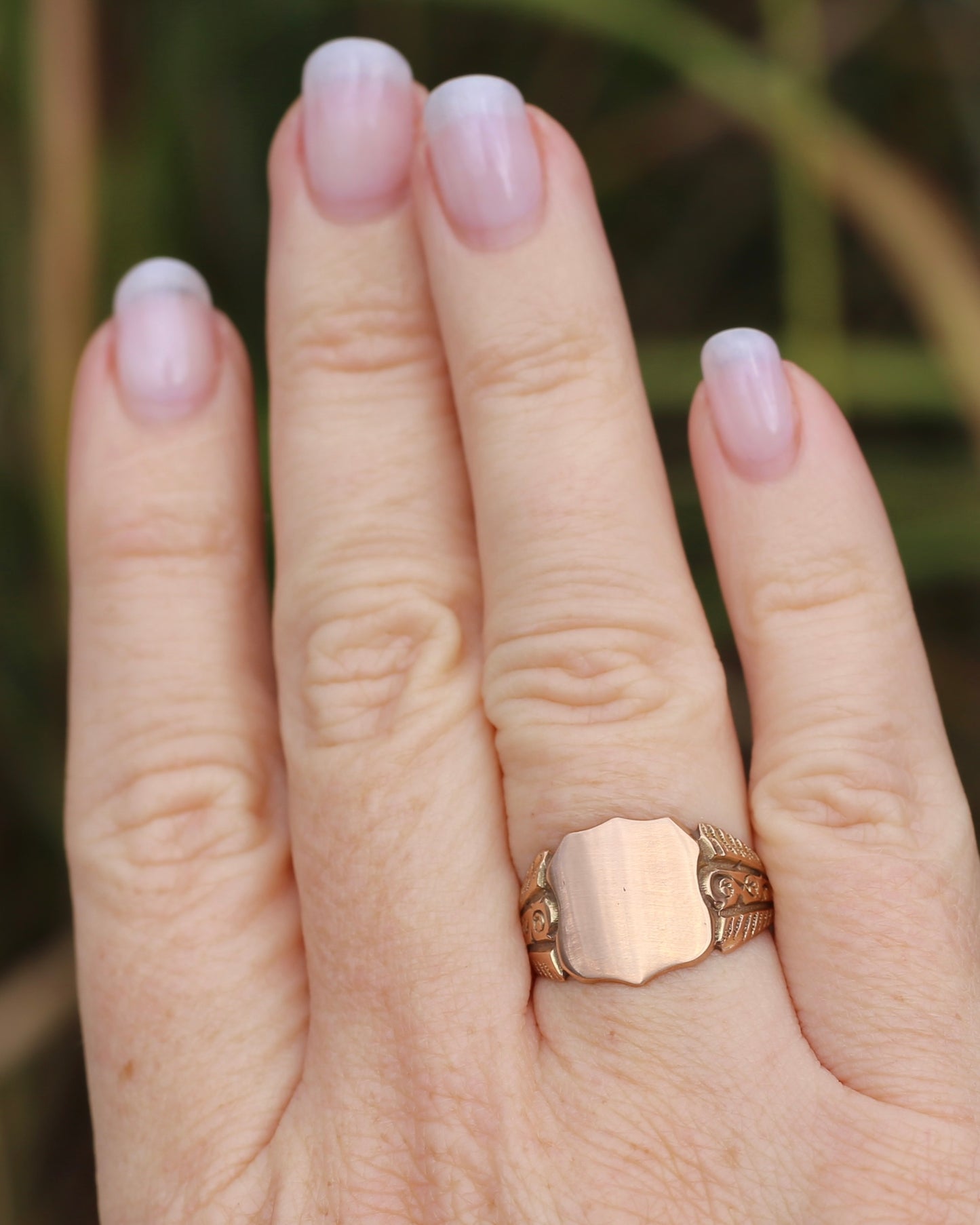 Antique 1918 Signet Ring with Carved Shoudlers, 9ct Old Rose Gold, size Q or 8 - fits more like O1/2 - P or 7.5 based on width, 4.29g