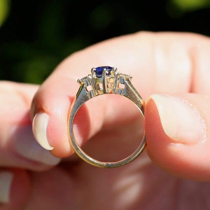 Bright Blue Natural Sapphire and Diamond Trilogy Ring, 18ct Yellow Gold, size K or 5.5