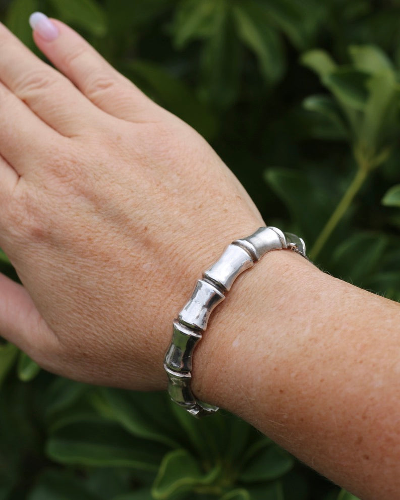 1962-1963 Birmingham Made Silver Bamboo Hinged Bangle with Safety Chain, Sterling Silver, 17.96g
