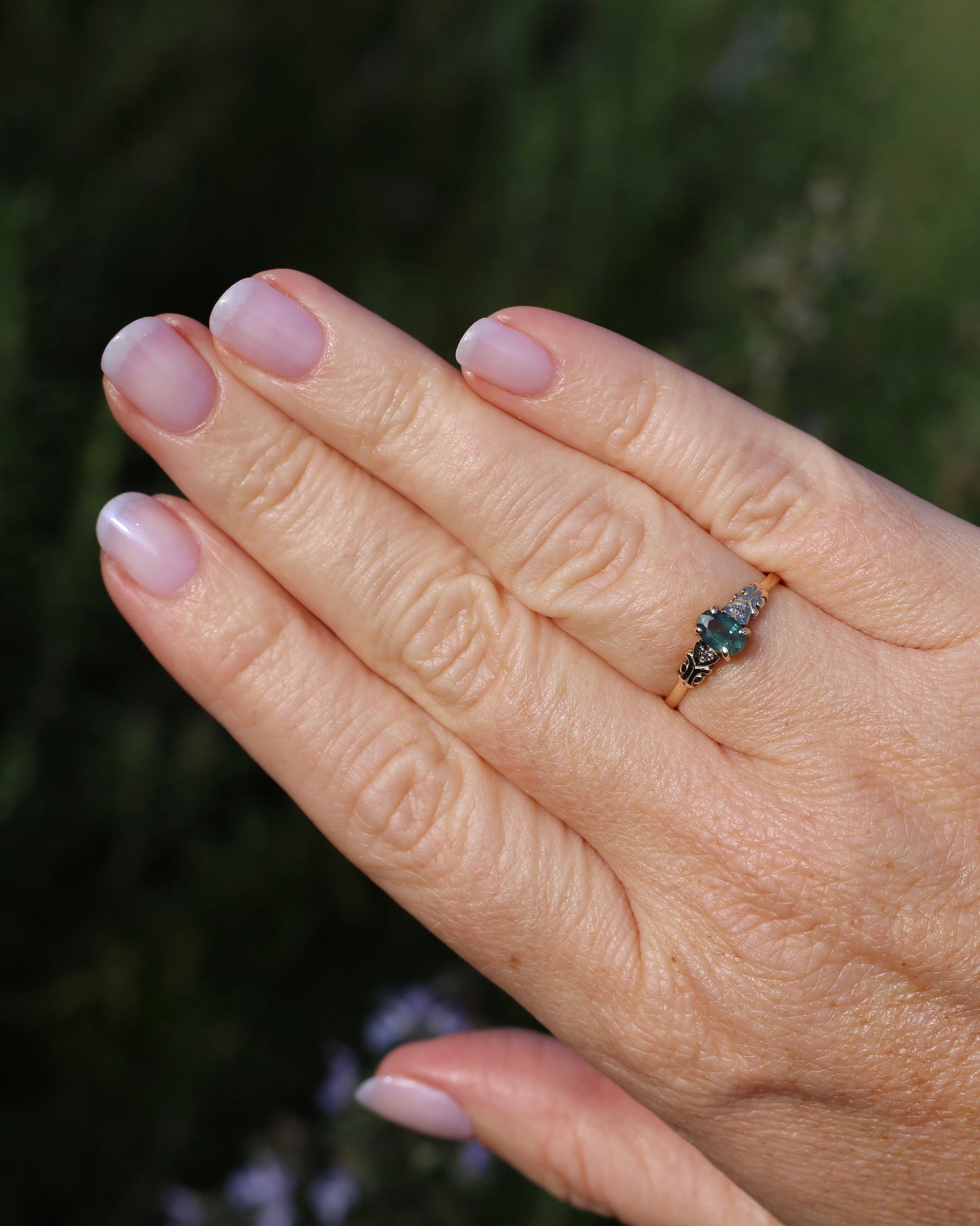 0.5ct Natural Green Parti Sapphire with Diamond Set Heart & Leaf Shoulders, 9ct Yellow Gold, size O1/2 or 7.5, 1.44g