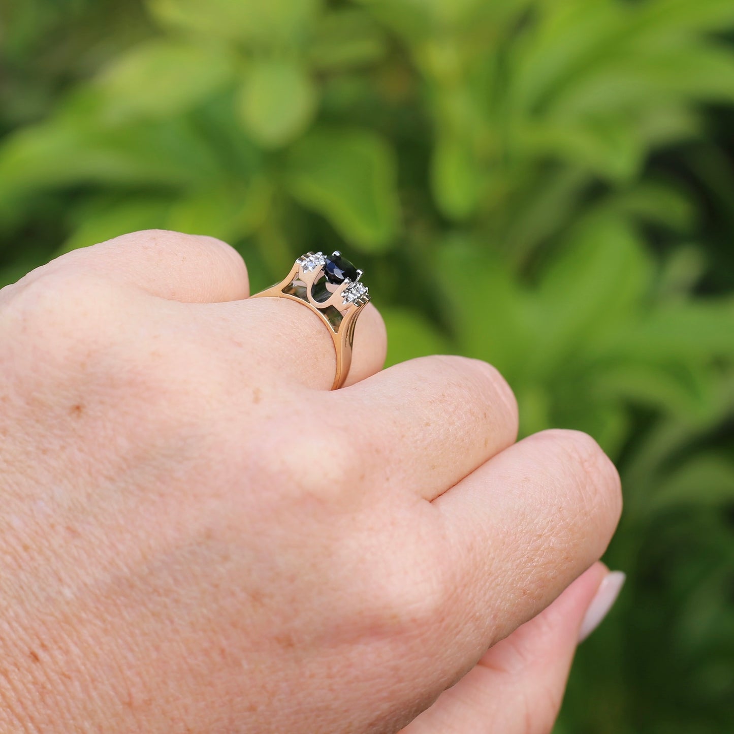 0.95ct Green Tourmaline and Diamond High Set Ring, 9ct White and Yellow Gold, size O or just over 7