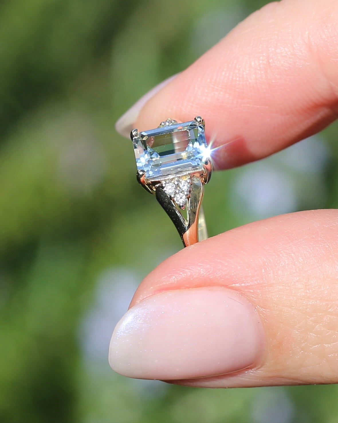 1.4ct Emerald Cut Aquamarine with Natural Diamond Set Split Shoulders, 9ct Yellow Gold, size 8 or Q, 2.31g