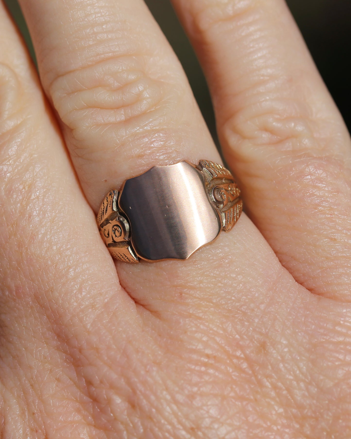 Antique 1918 Signet Ring with Carved Shoudlers, 9ct Old Rose Gold, size Q or 8 - fits more like O1/2 - P or 7.5 based on width, 4.29g