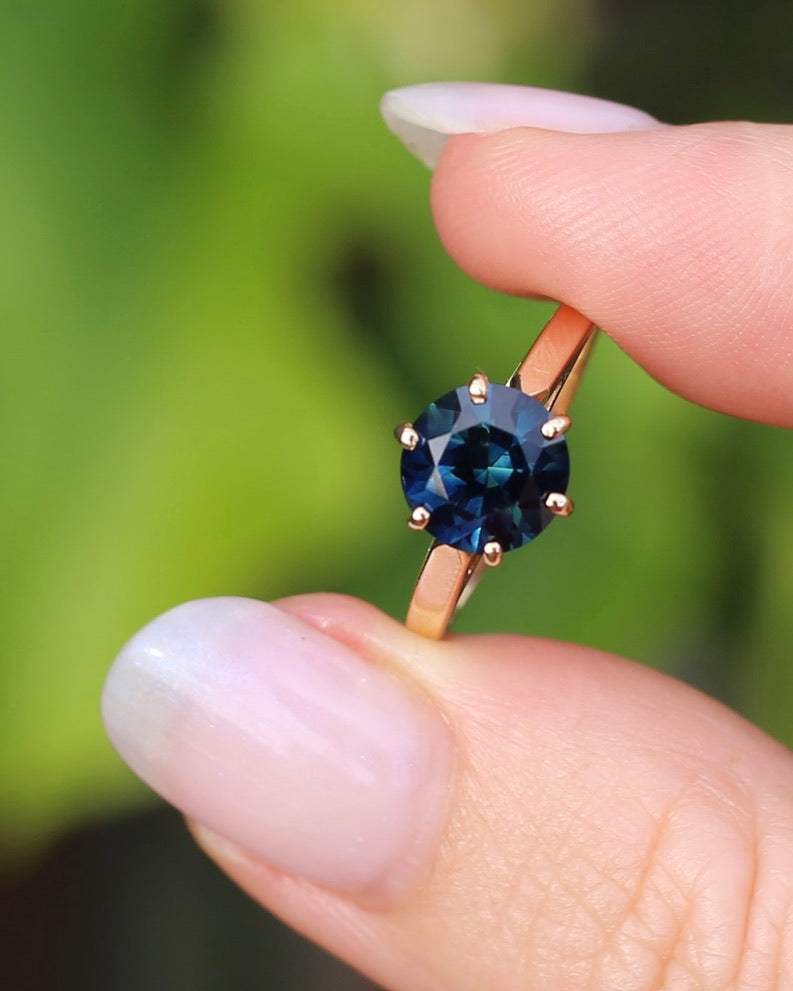 Vintage 2.44ct Blue Parti Ring, 14ct Yellow Gold, size O or 7.25, 2.49g with valuation