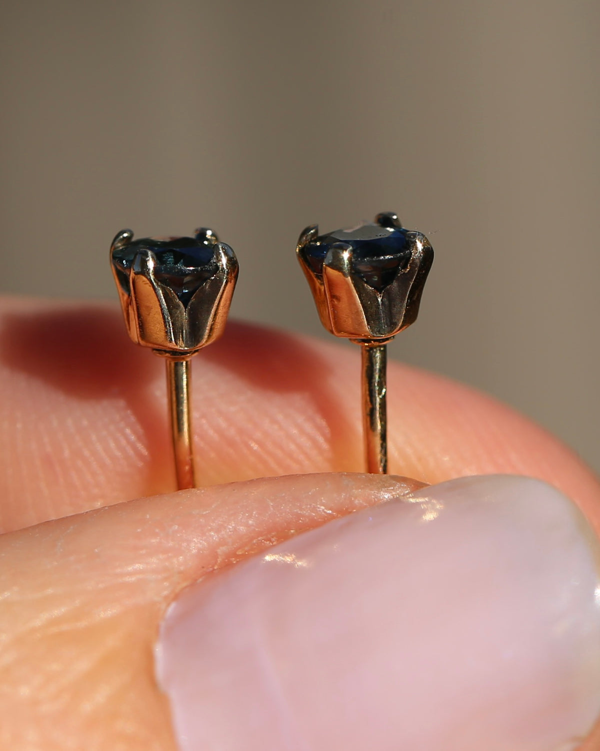 0.9ct Natural Blue and Teal Sapphire Studs, 9ct Yellow Gold, 0.92g