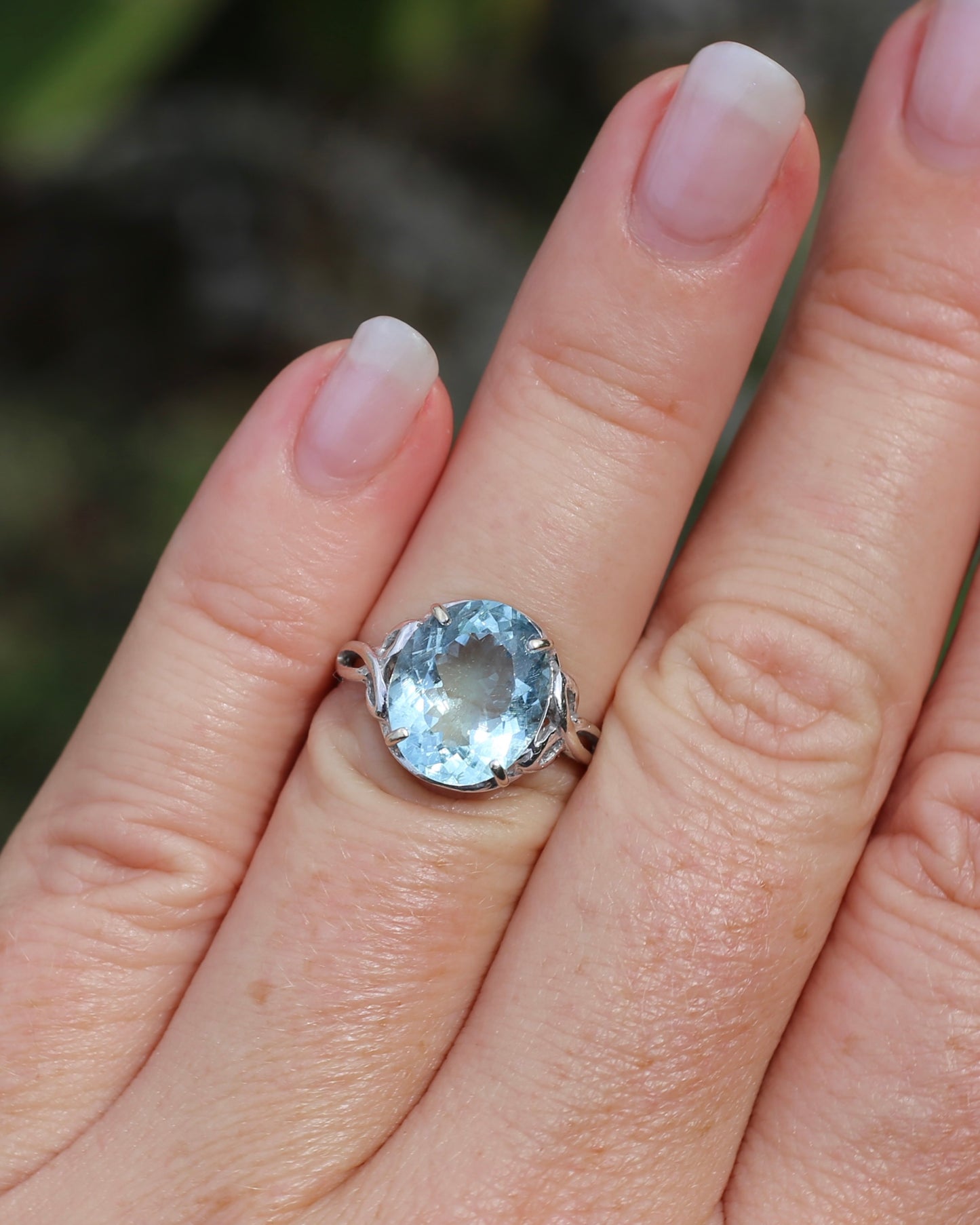 3.2ct Oval Natural Aquamarine in Celtic Inspired 18ct White Gold Ring, size L1/2 or 6, 3.11g