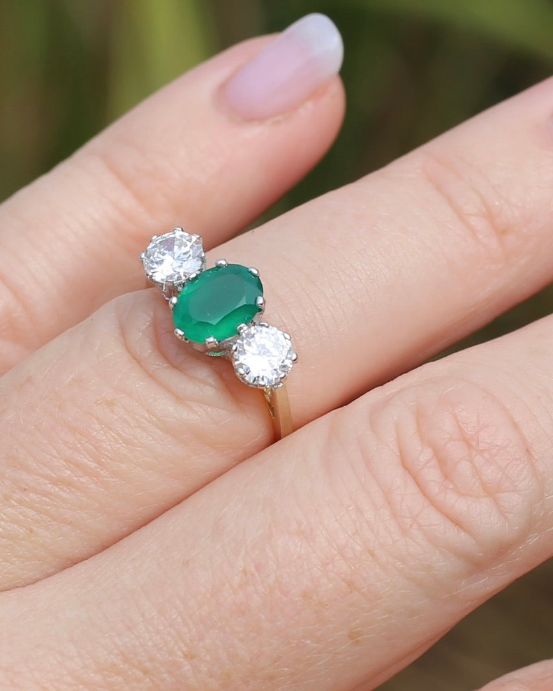 1988 Made Green and White Stone Trilogy, 9ct Yellow and White Gold, size L or 5.75, 2.23g