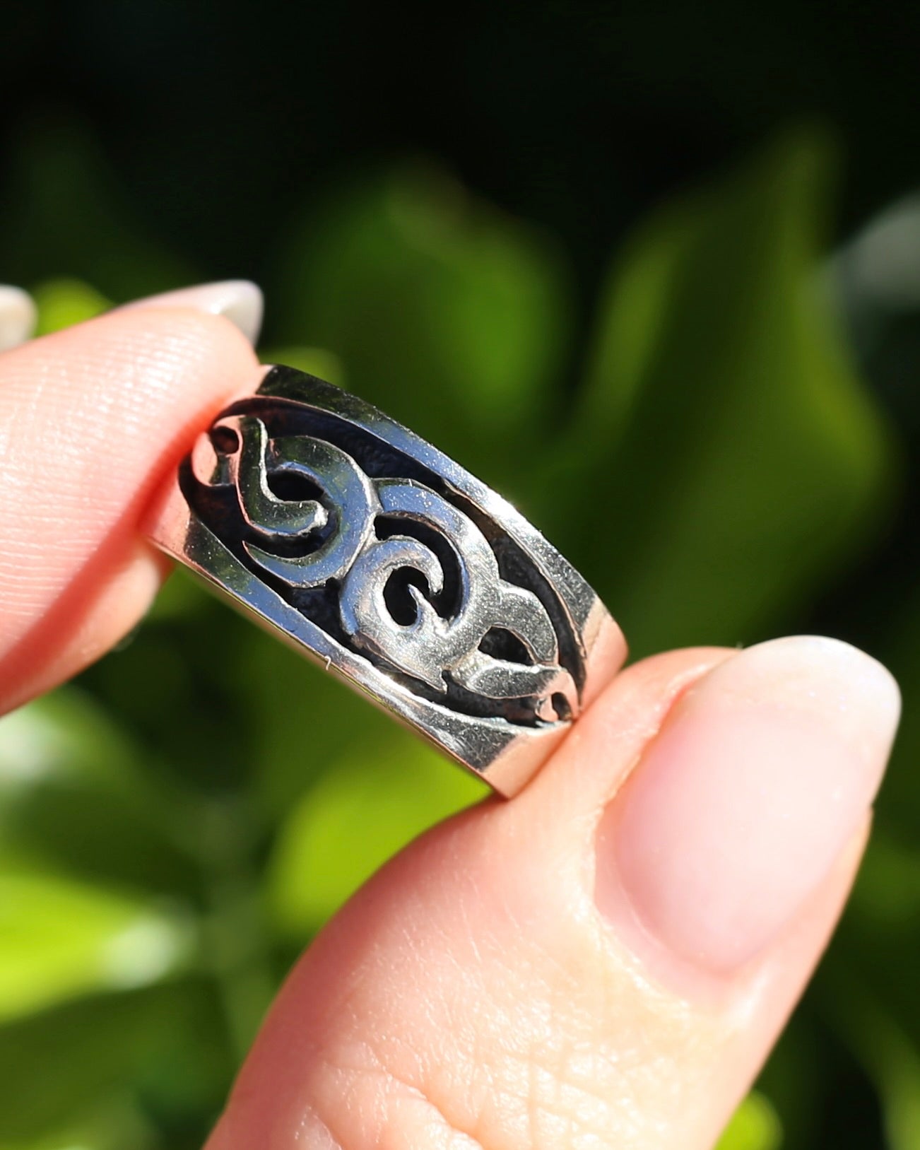 Silver Band with Black Rhodium Tribal Style Geometric Pattern, Sterling Silver, size 8 or Q, 7.6g