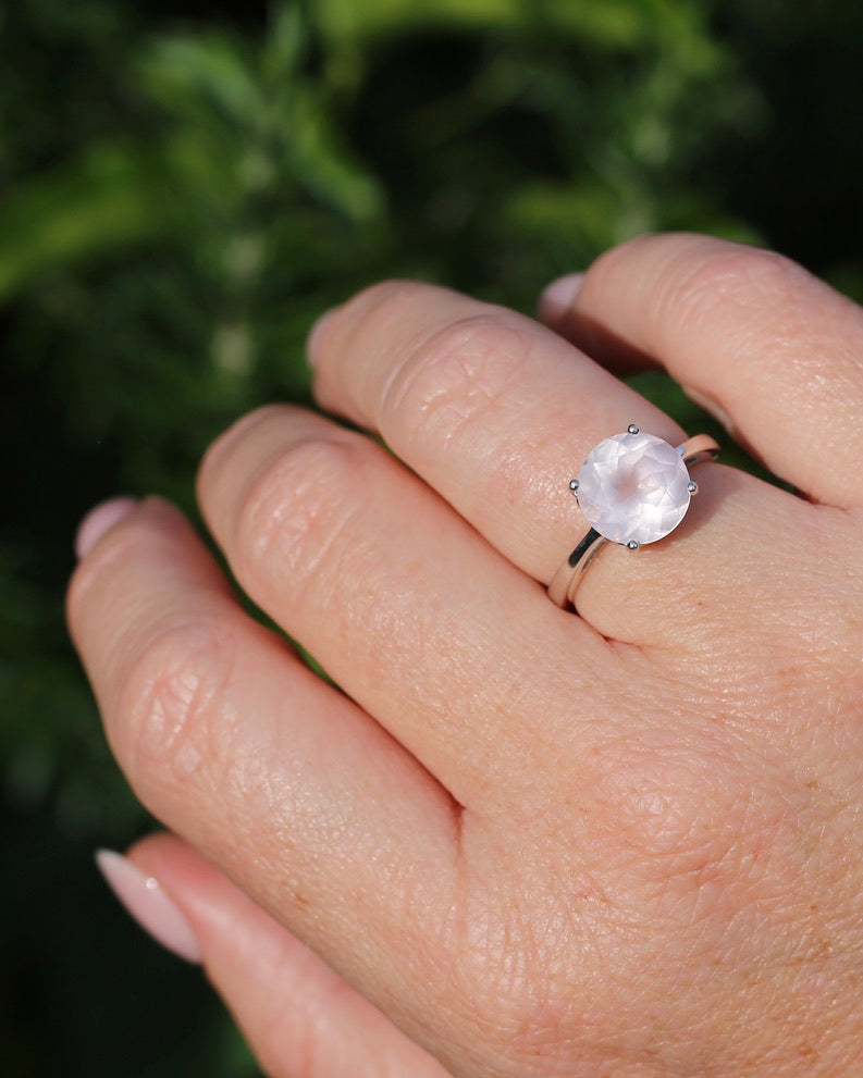 3.7ct Rose Quartz (10mm) Solitaire Ring, Sterling Silver, size O or 7.25, 3.57g