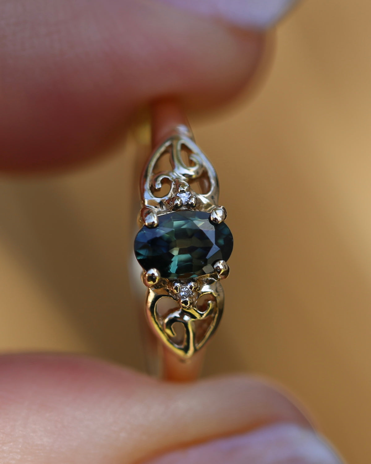 0.75ct Natural Teal Green Parti Sapphire with tiny Diamond Set Swirl Shoulders, 9ct Yellow Gold, size M1/2  or  just under 6.5, 1.44g