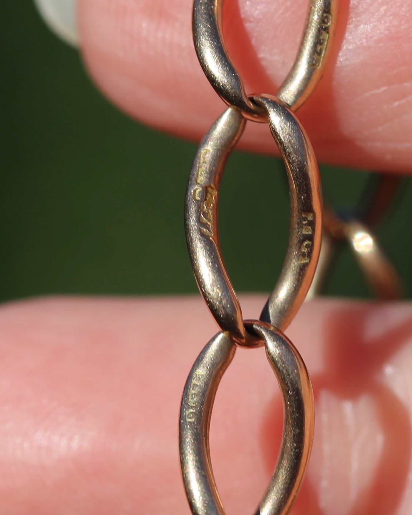 Old Rosey Gold Wide Oval Hallmark Linked Chain with Single Albert Clasp, 20.25g, 16 Inches or 41cm