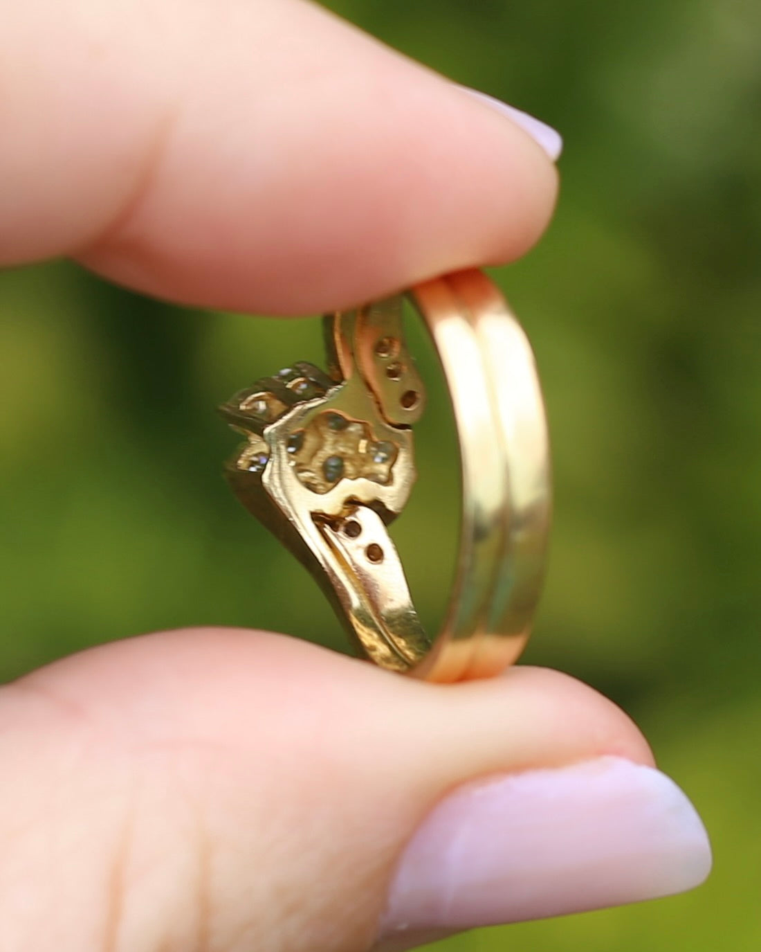 Circa 1970s Transitonal Brilliant Cut Diamond Ring, 18ct Yellow Gold Cluster Ring, size S or 9, 6.4g, with valuation