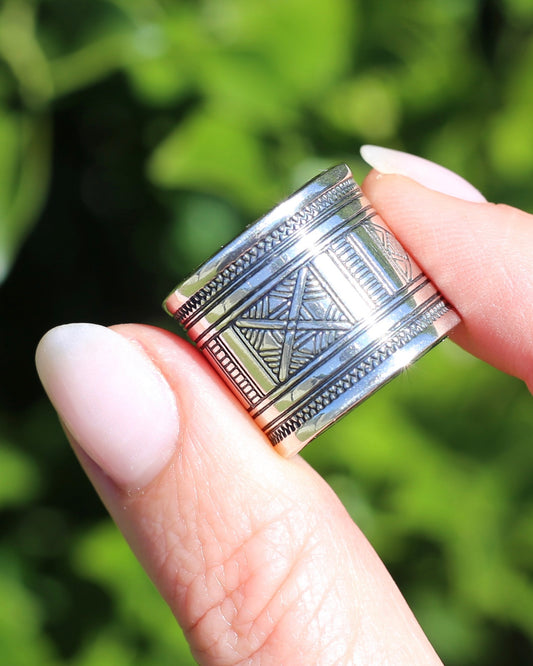 Wide Sterling Silver Etched Cigar Band, Comfort Fit Back, size P or 7.5 (fits more like an O or 7)