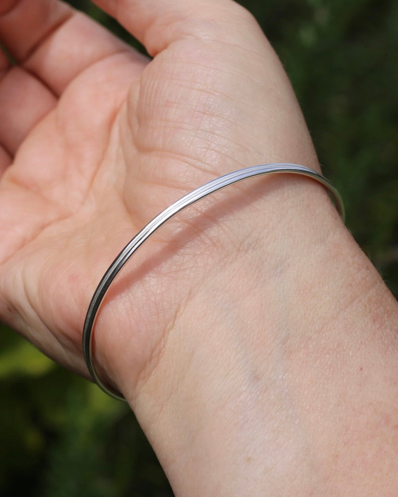 Silver Knot Link Double Wire Hook Bangle, Sterling Silver, 8.13g