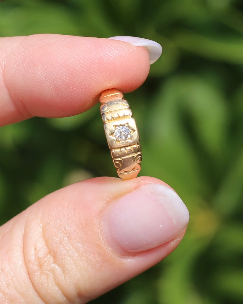 Antique 1898 Old Cut Diamond Star Set Carved Ring, 18ct Yellow Gold, size M1/2 or just under 6.5, 2.74g