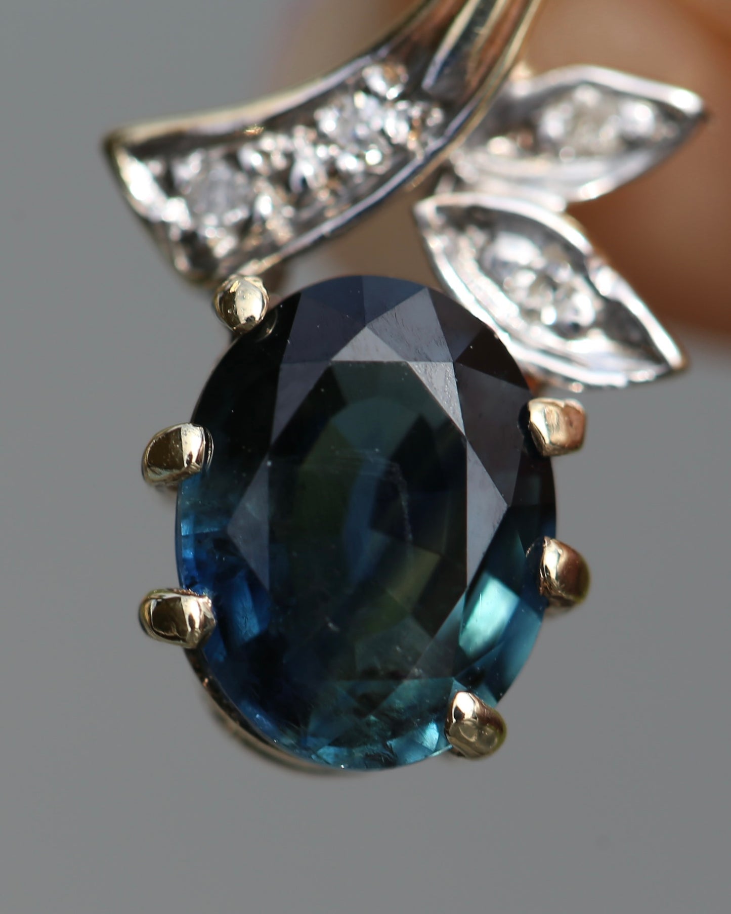 Approx 1.2ct Natural Sapphire and Single Cut Diamond Pendant, 1.1g