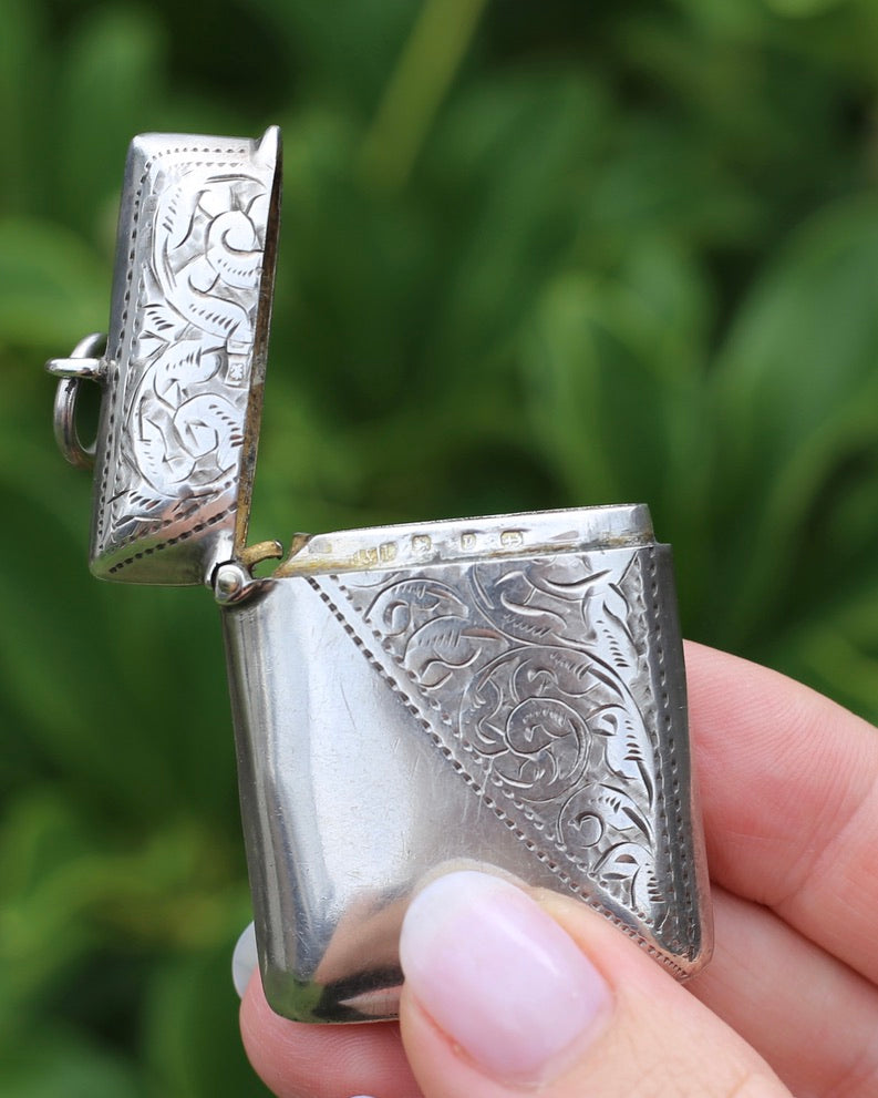 Antique 1898- 1899 Silver Vesta Case, With Leaf Design, initials FK 24.8g