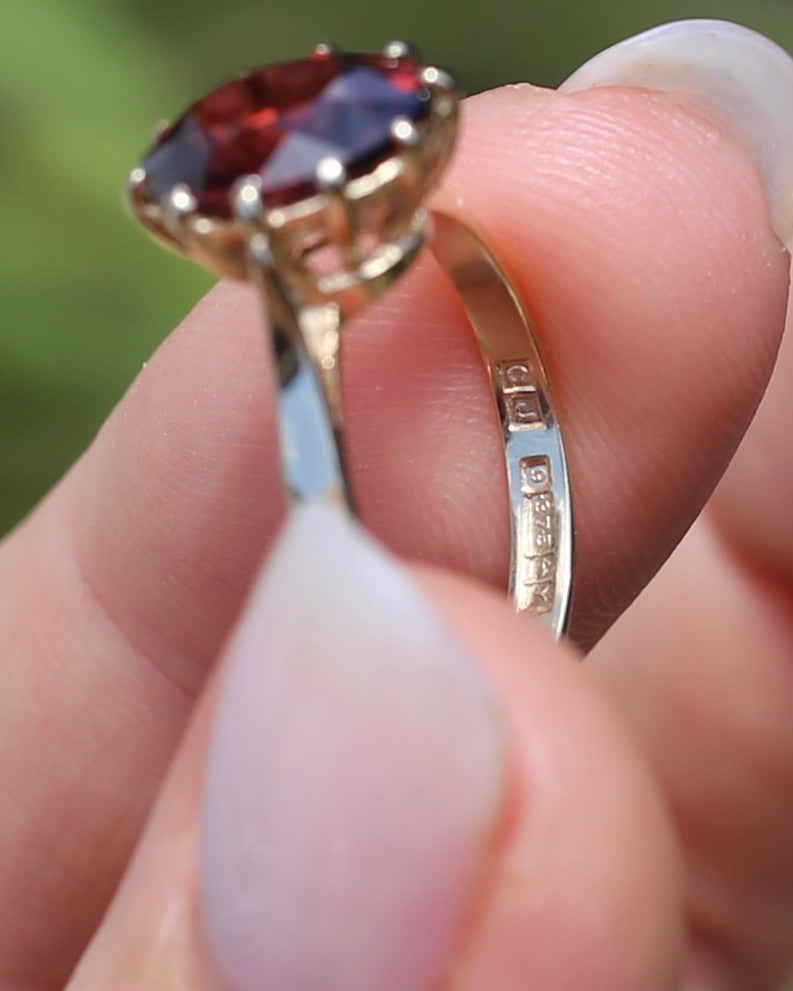 4ct Natural Red Zircon in Vintage Birmingham Made 1973 Multi Claw Ring, 9ct Yellow Gold, size M1/2 or 6.5, 2.61g