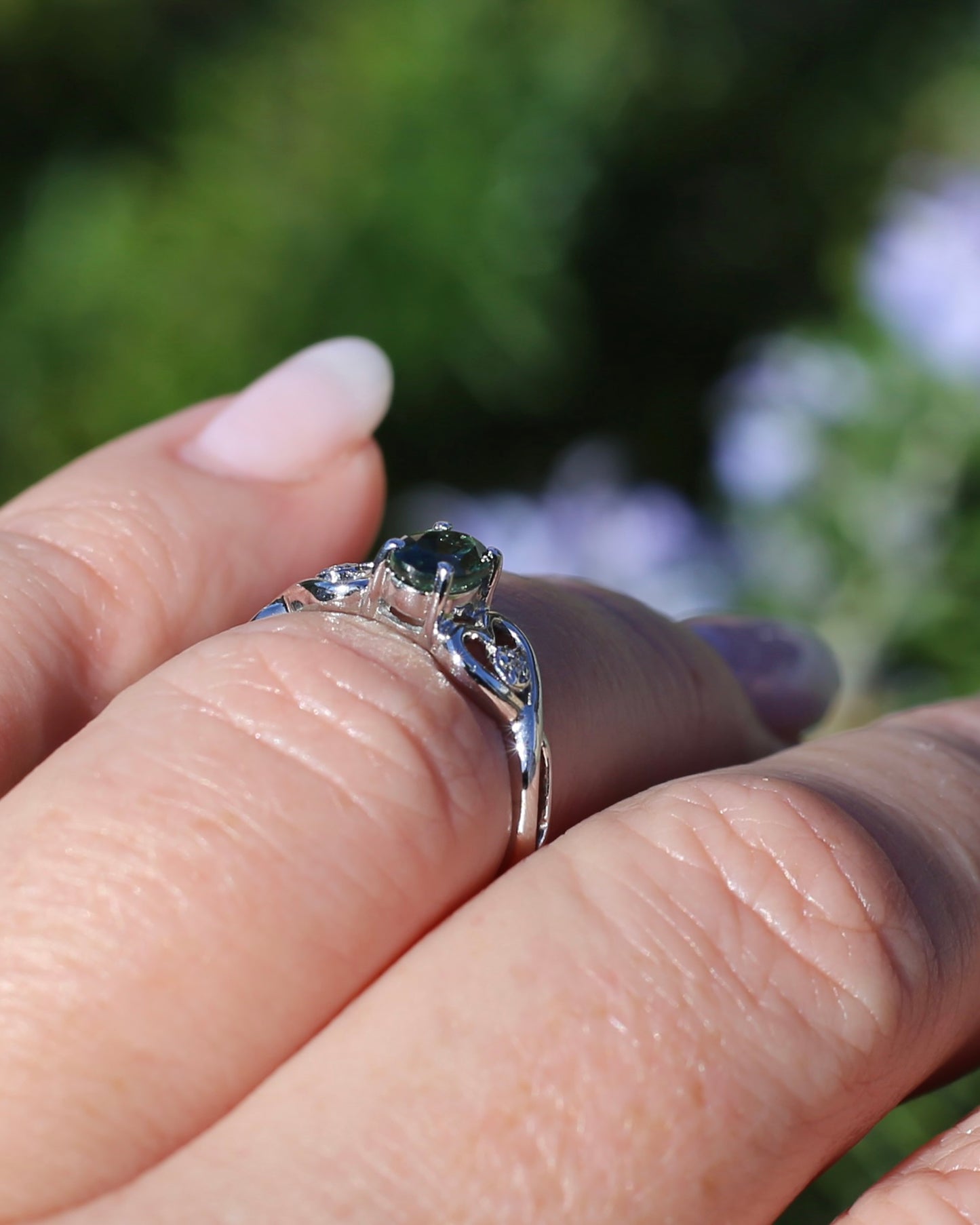0.7ct Natural Green Parti Sapphire with tiny Diamond Set Heart Shoulders, 9ct White Gold, size K or 5.25, 1.27g