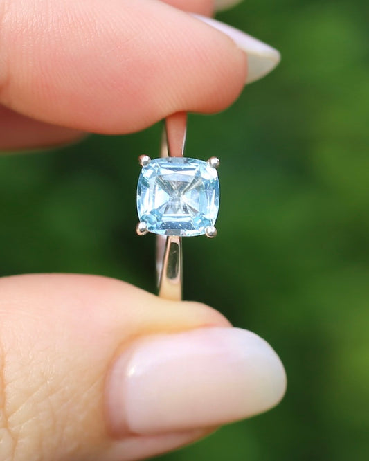 2.35ct Cushion Cut Blue Topaz Ring, Sterling Silver, size O1/2 or 7.25, 2.35g