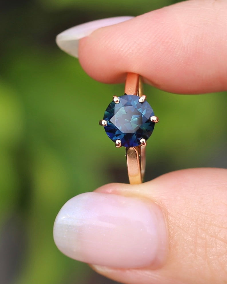 Vintage 2.44ct Blue Parti Ring, 14ct Yellow Gold, size O or 7.25, 2.49g with valuation