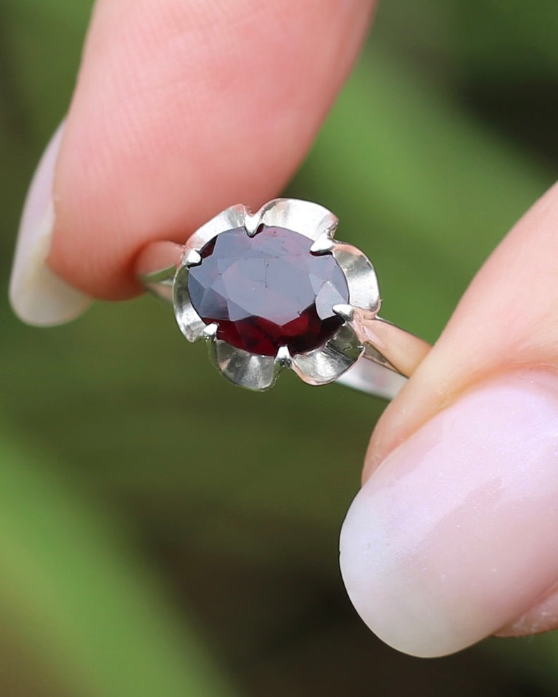 On HOLD Vintique Rhodolite Garnet Belcher Ring, Sterling Silver, size O1/2 or 7.5, 2.44g