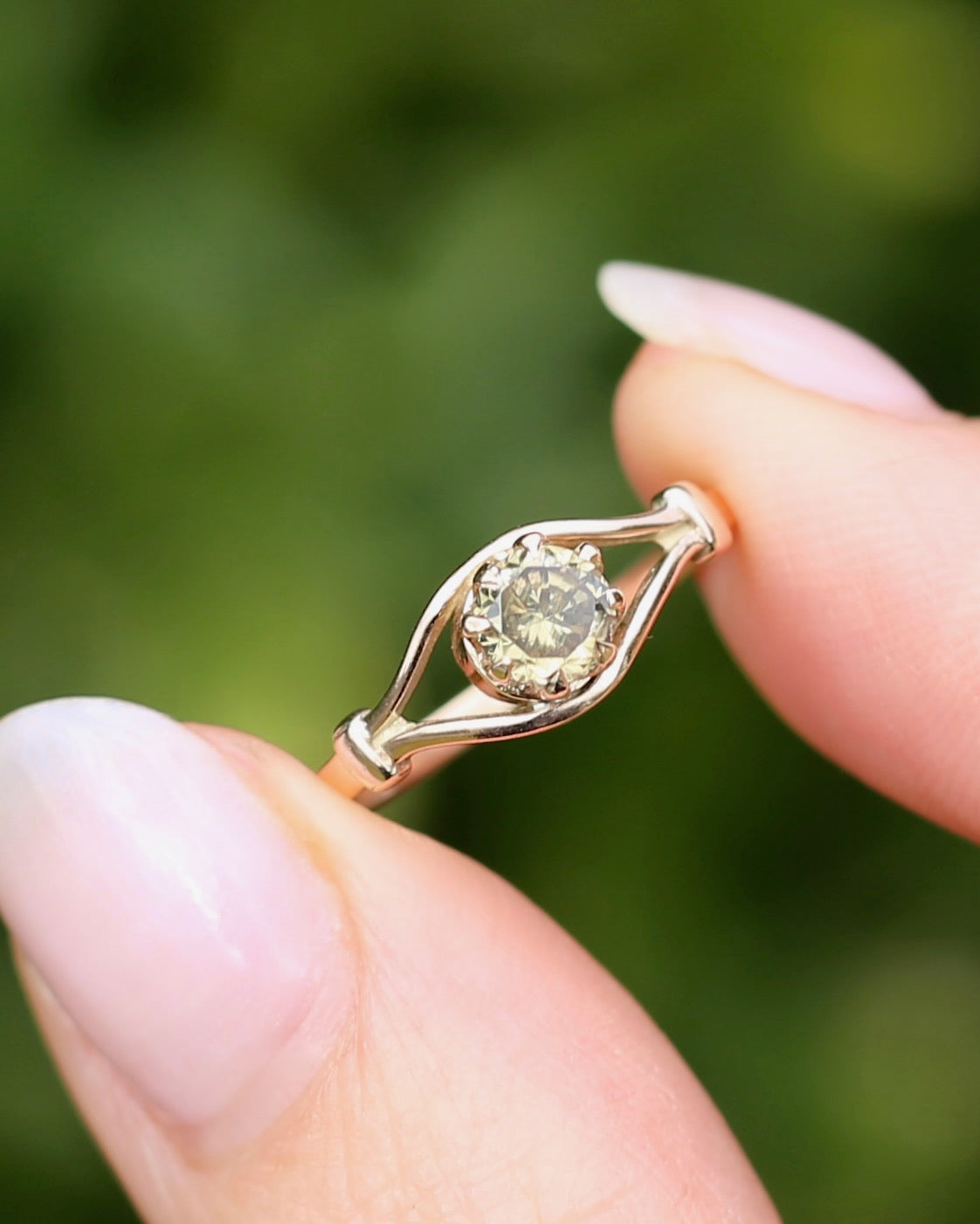 East African Green Zircon, Vintage 8 Claw Setting, Old Rosey Gold, size M1/2 or 6.5