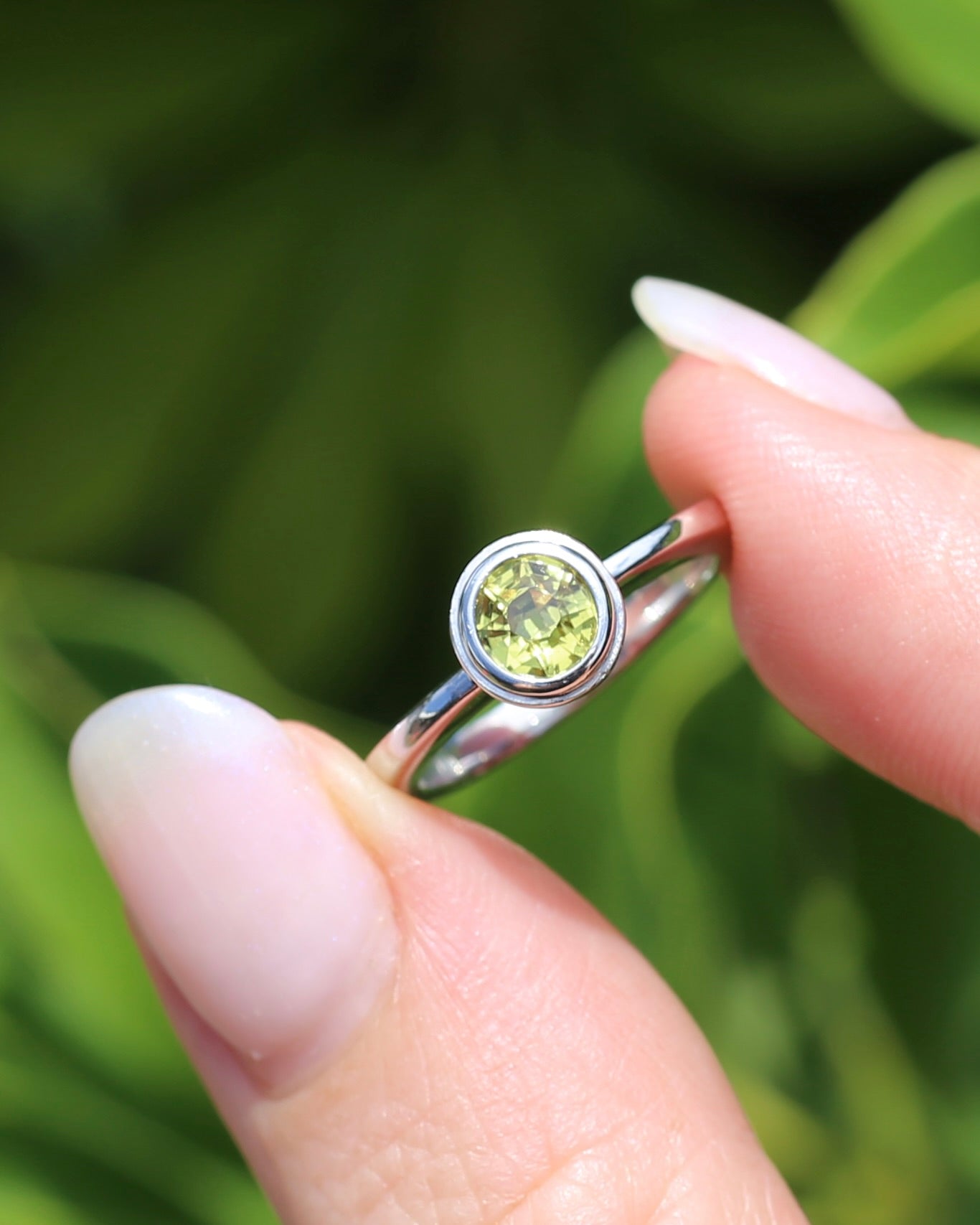 Old Cut Yellow Sapphire in 18ct White Gold Bezel Set Ring, 18ct Yellow Gold, size L or just under 5.75 , 4.48g, with valuation