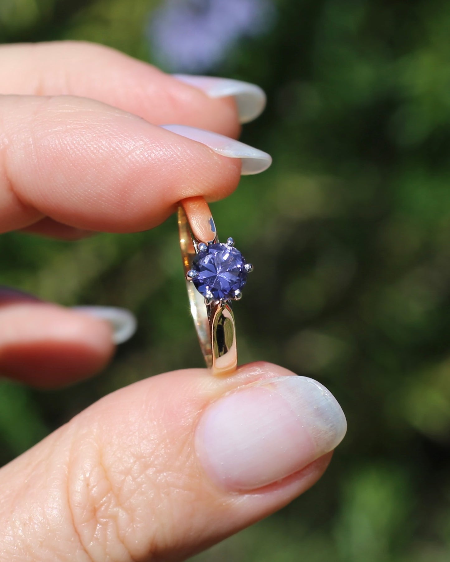 Hand Carved Australian Iolite Solitaire Ring, 9ct White and Yellow Gold, size S1/2 or 9.25, 3.03g