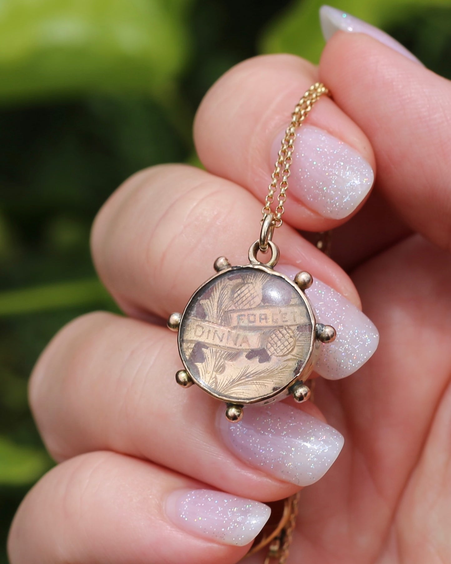 Antique Rustic Scottish "Dinna Forget" Thistle Pendant, 9ct Yellow Gold, 9ct Rose Gold, Resin, 3.30g