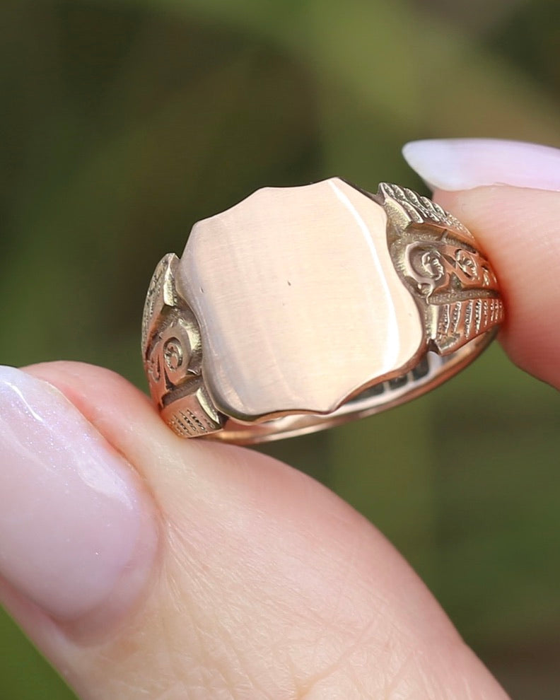 Antique 1918 Signet Ring with Carved Shoudlers, 9ct Old Rose Gold, size Q or 8 - fits more like O1/2 - P or 7.5 based on width, 4.29g