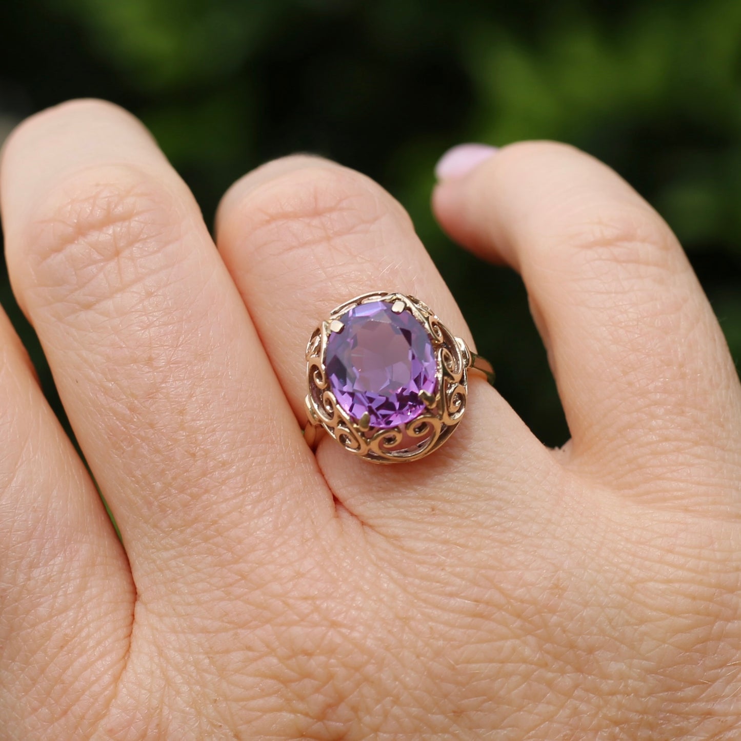 Synthetic Colour Change Purple Sapphire in Filigree Gold Ring, 10ct yellow gold,  size M1/2 or just under 6.5