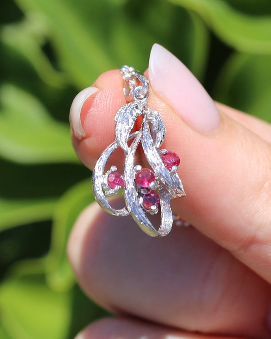 Sterling Silver Pink Sapphire/ Ruby Leaf Pendant, Sterling Silver, 2.66g
