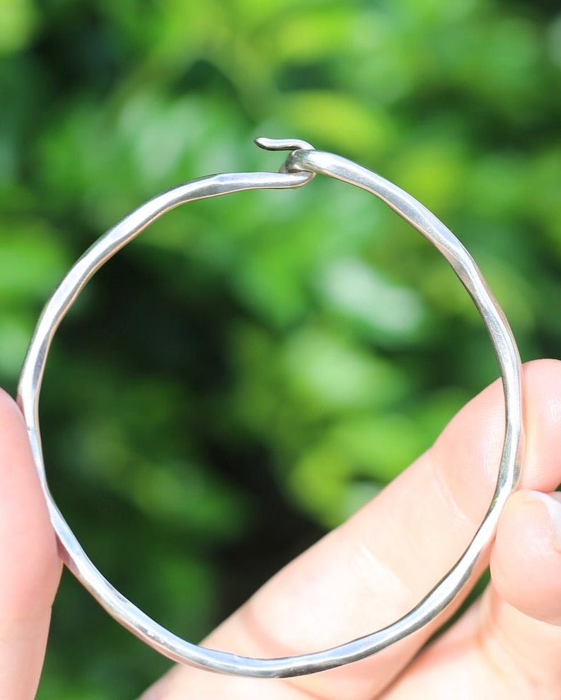 Hammered Finish Sterling Silver Bracelet with Nail Type Closure, Sterling Silver, 16.8g