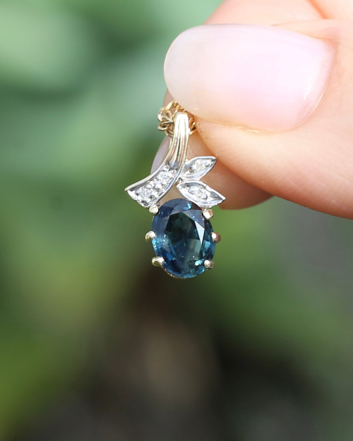 Approx 1.2ct Natural Sapphire and Single Cut Diamond Pendant, 1.1g