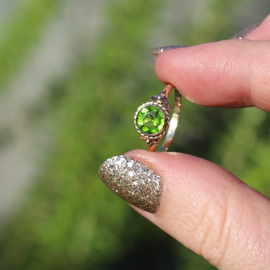 Bezel Set Vintage Green Glass Ring with Floral Shoulders, size L1/2 or 6