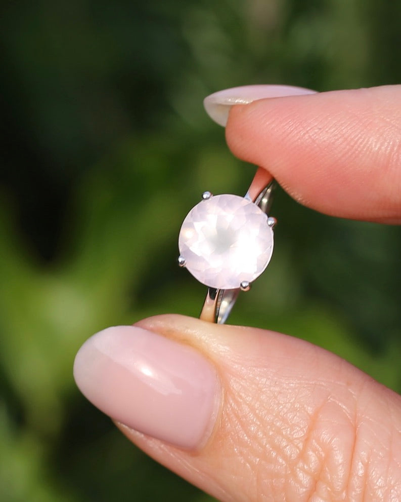 3.7ct Rose Quartz (10mm) Solitaire Ring, Sterling Silver, size O or 7.25, 3.57g