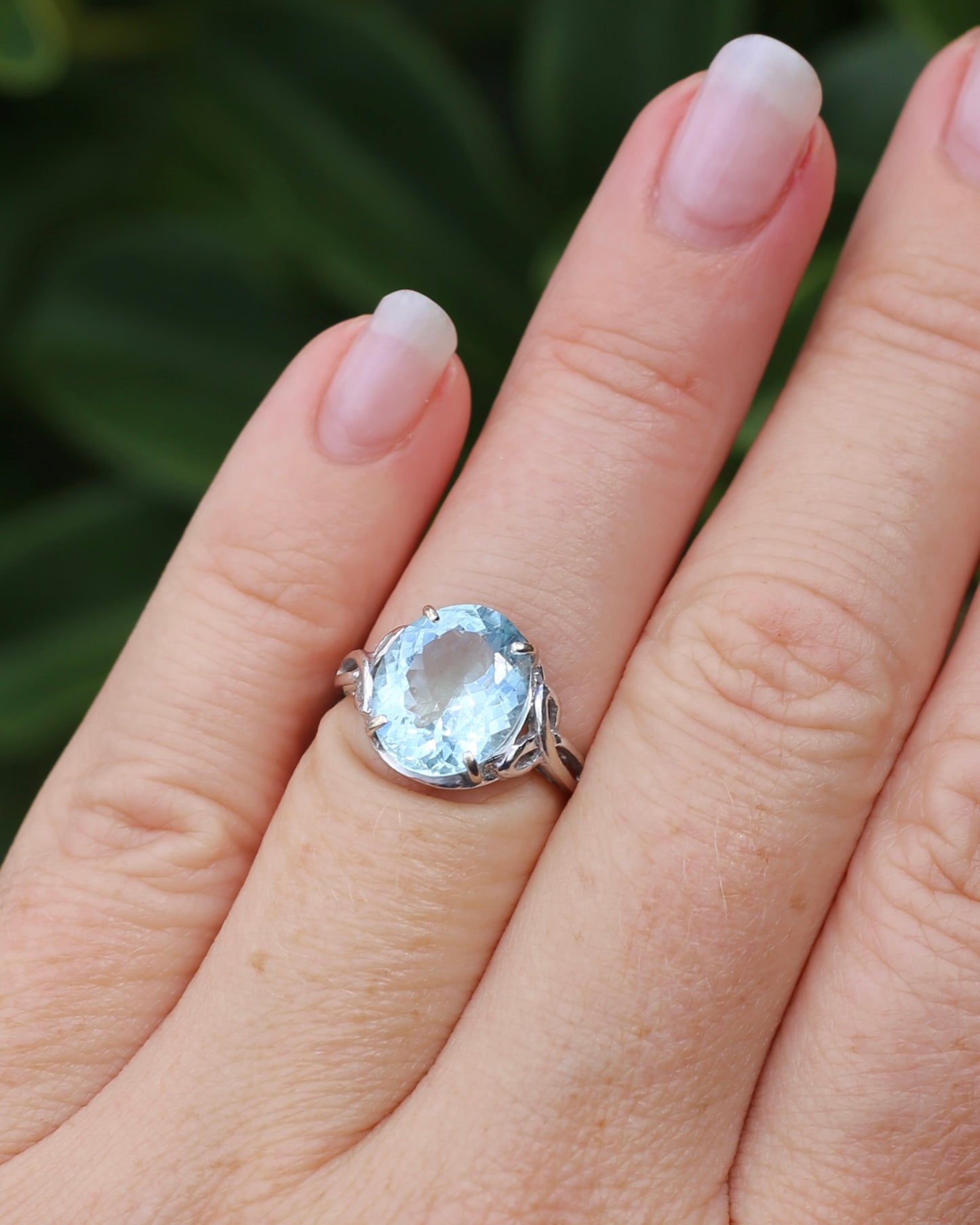 3.2ct Oval Natural Aquamarine in Celtic Inspired 18ct White Gold Ring, size L1/2 or 6, 3.11g
