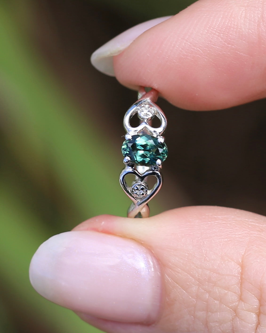 0.7ct Natural Green Parti Sapphire with tiny Diamond Set Heart Shoulders, 9ct White Gold, size K or 5.25, 1.27g