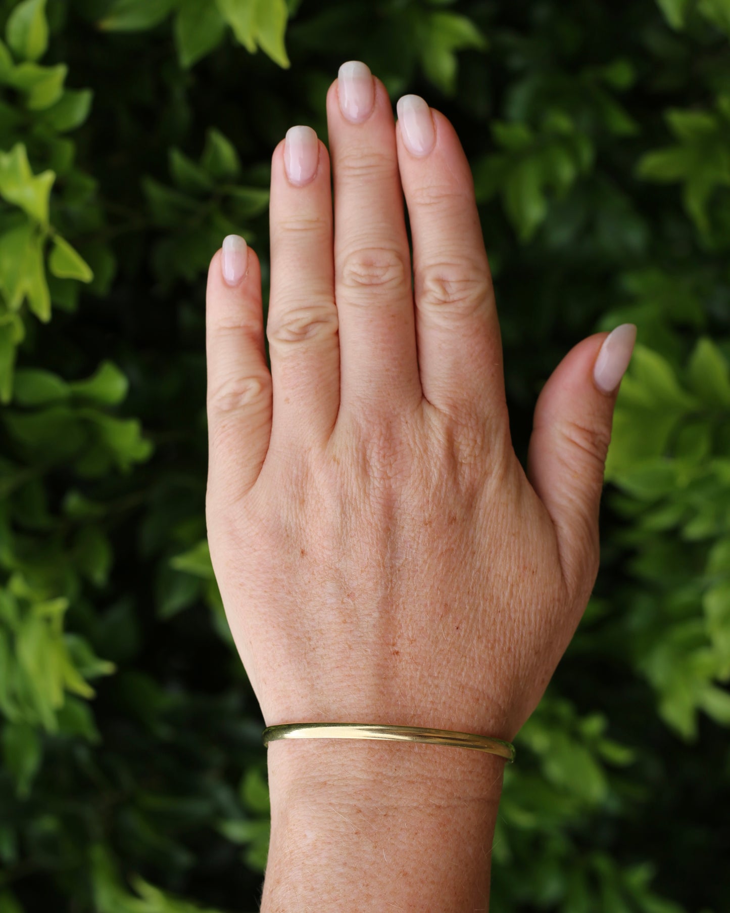 Oval 9ct Coil Bangle, 9ct Yellow Gold, 4.88g