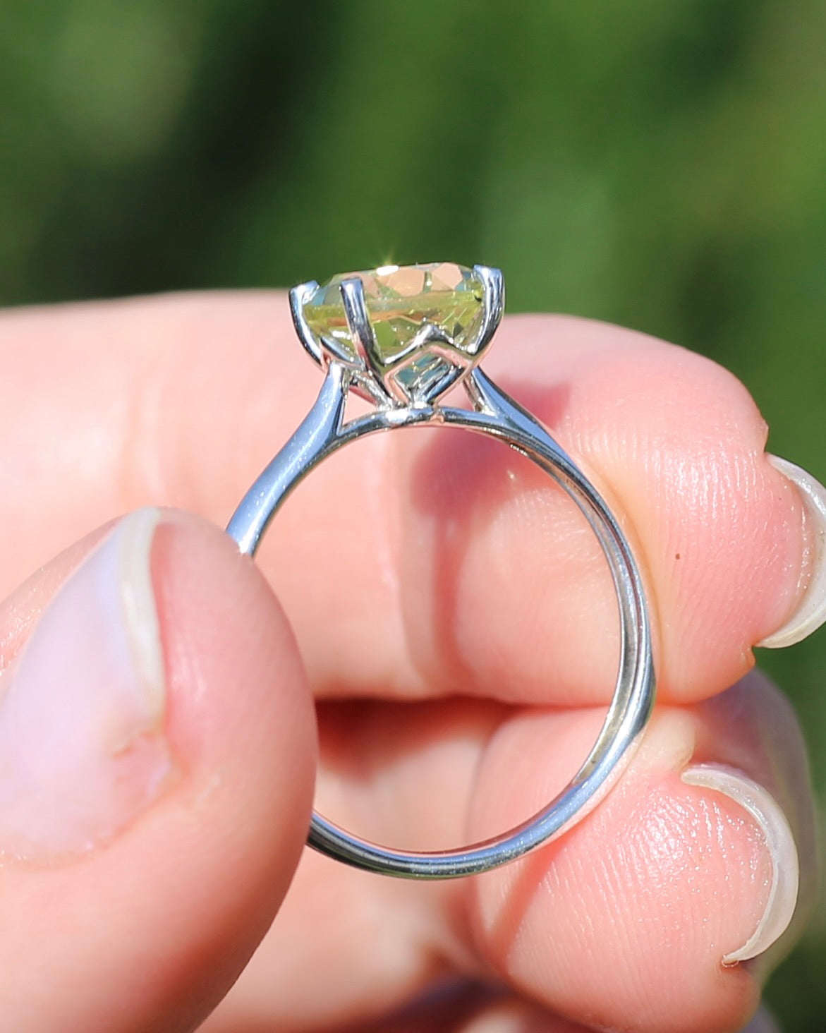 1.8ct Lemon Quartz Solitaire, Sterling Silver, size Q or just over 8, 1.91g