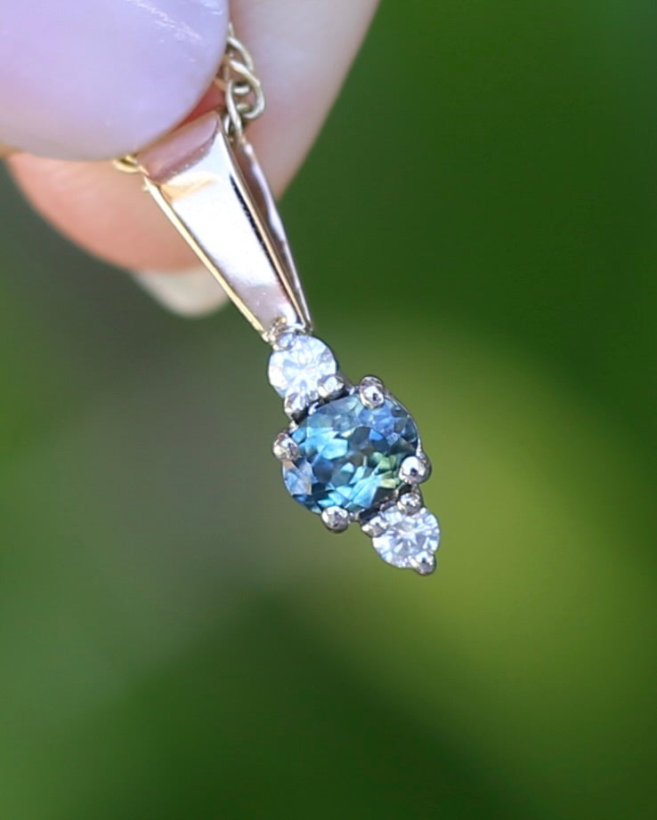 Vintage 0.55ct Parti Sapphire and 0.11ct Diamond Trilogy Pendant, 1.00g