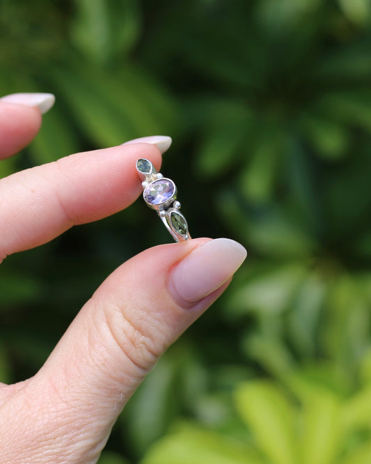 Amethyst & Peridot Bezel Set Trilogy Ring, Sterling Silver, size N or 6.75, 2.7g