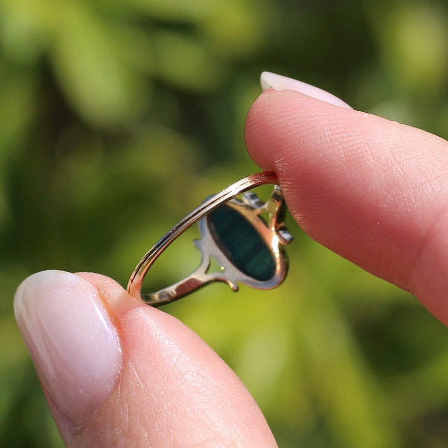 Oval malachite Ring, 9ct YG, size 8 or Q