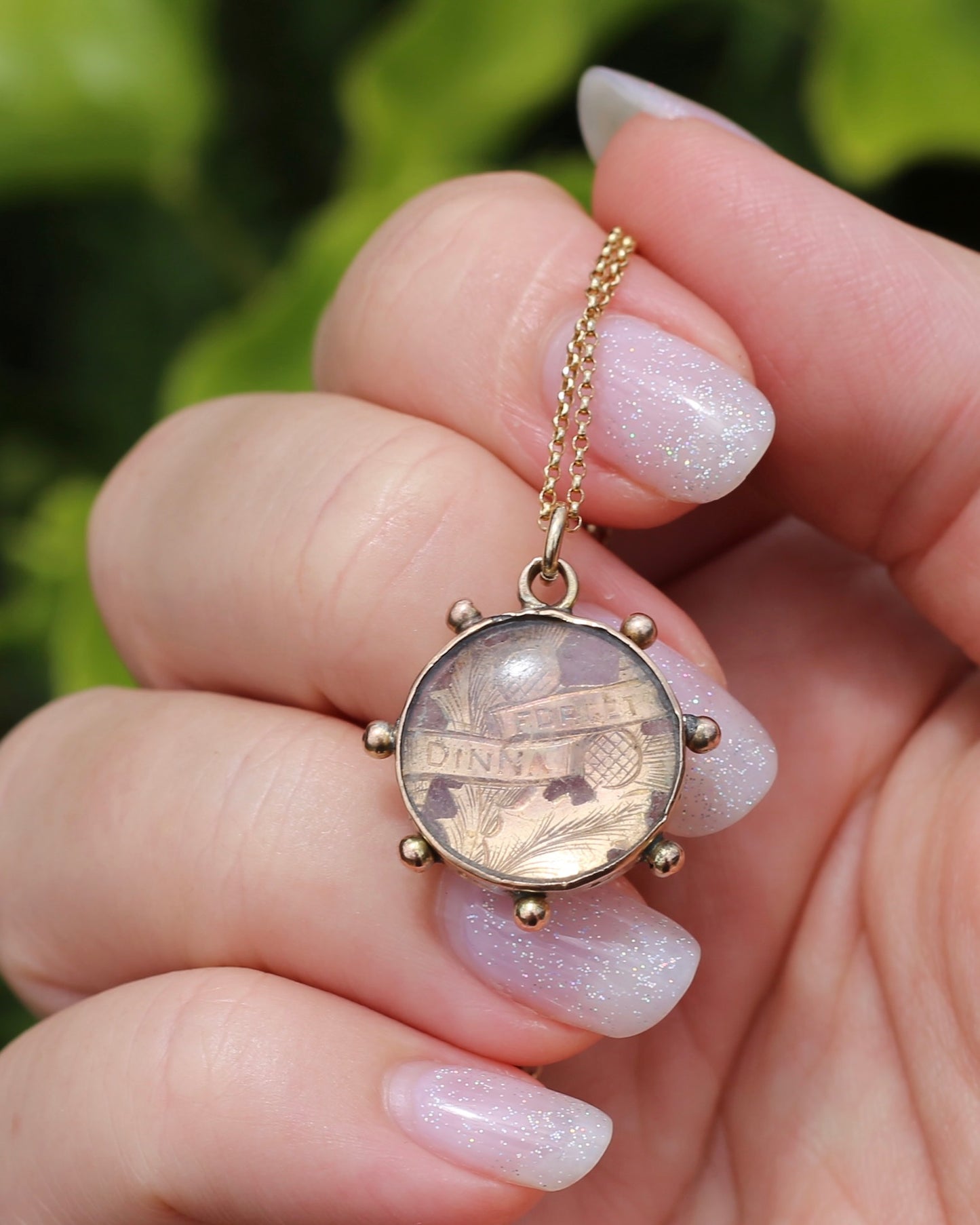 Antique Rustic Scottish "Dinna Forget" Thistle Pendant, 9ct Yellow Gold, 9ct Rose Gold, Resin, 3.30g