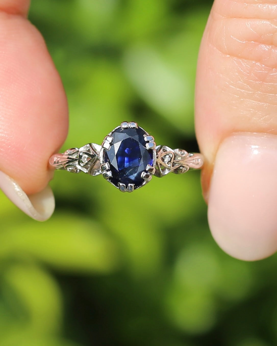 1.3ct Natural Blue Australian Sapphire, in a Vintage Double Claw Set 9ct White Gold Filigree Ring, size P or 7.75, 2.45g