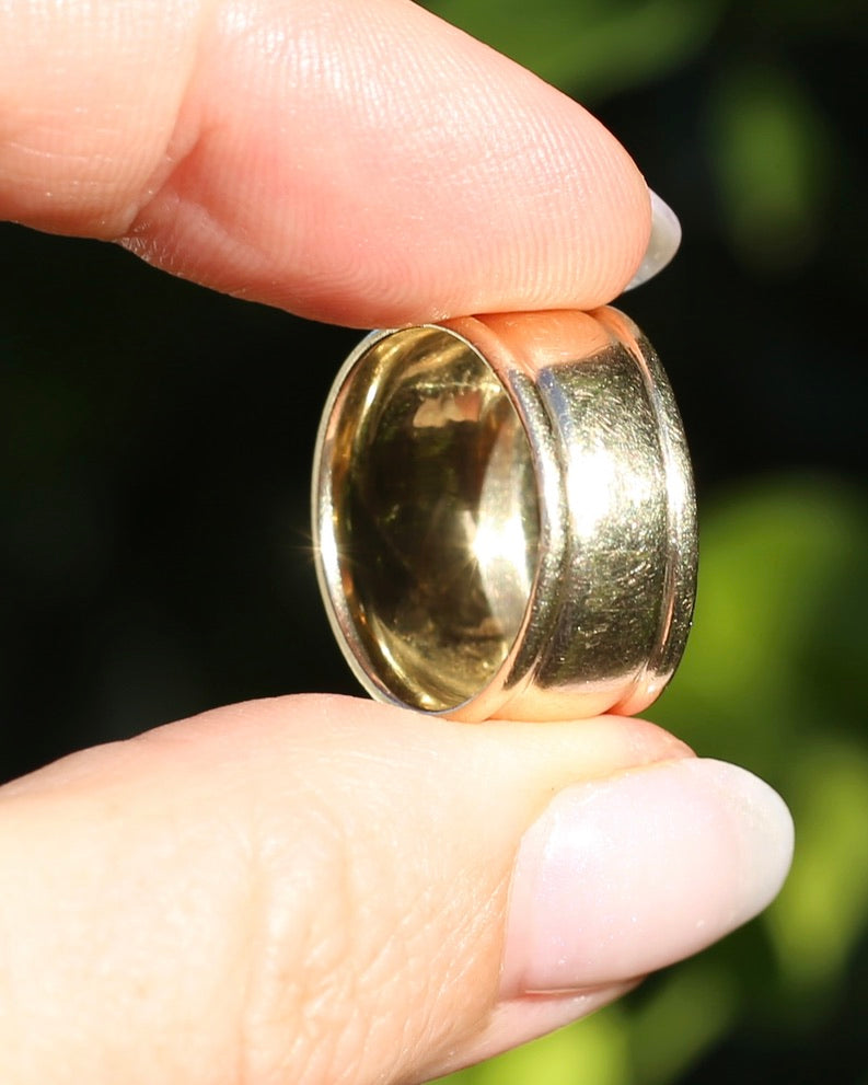 Chunky 12.8mm Domed Ring, 9ct Yellow Gold, size P1/2 or 8 (fits more like O1/2), 5.66g