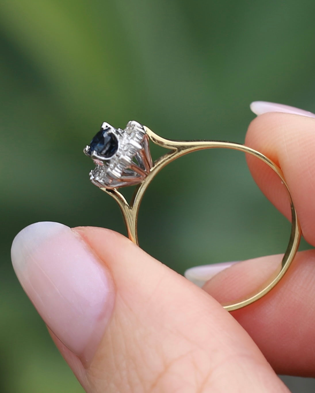 Natural Sapphire and Diamond Halo, 18ct White and Yellow Gold, size R or just over 8.5, 3,15g