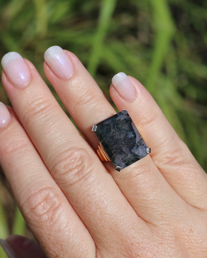1963 London Made 14.5ct Moss Agate Cocktail Ring, 9ct Yellow Gold, size M or 6.25, 6.75g
